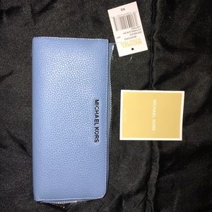 BRAND NEW! Michael Kors Wallet